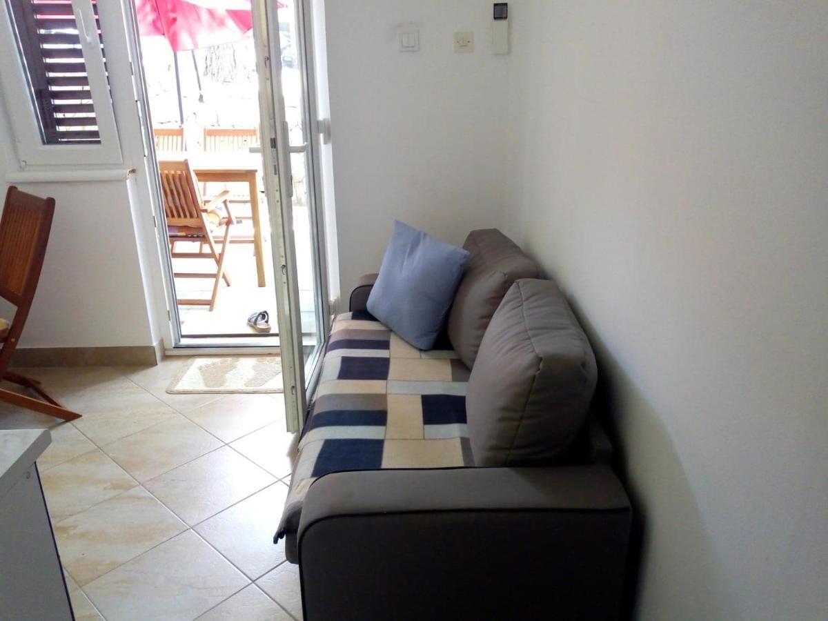 Apartman Leo Nečujam エクステリア 写真